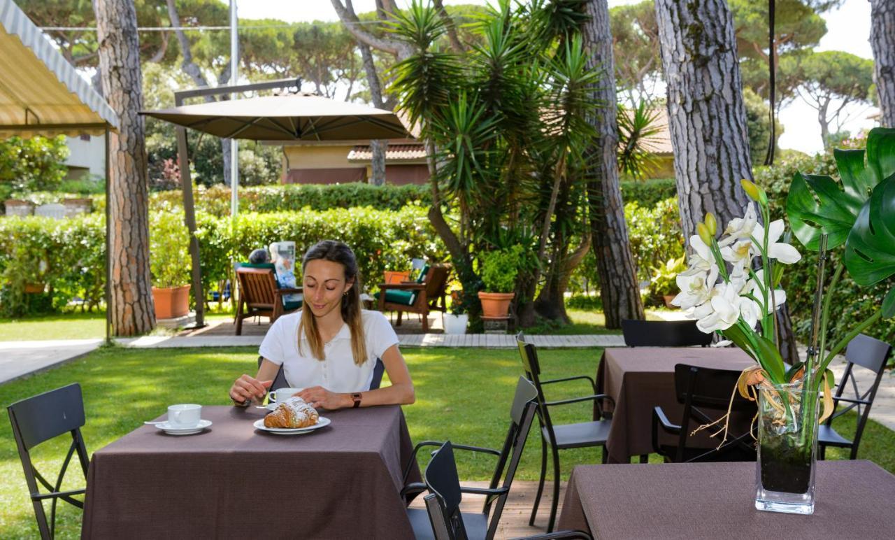 Hotel Etruria Forte dei Marmi Exterior photo