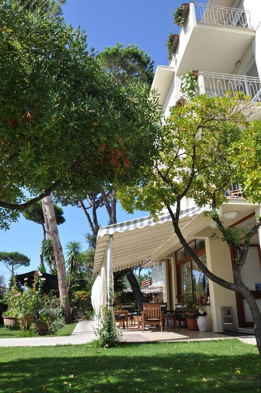 Hotel Etruria Forte dei Marmi Exterior photo